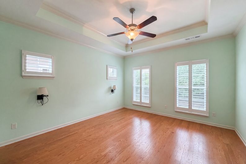 Photo 8 of 15 of 2530 Walpole Ln, Columbia, TN