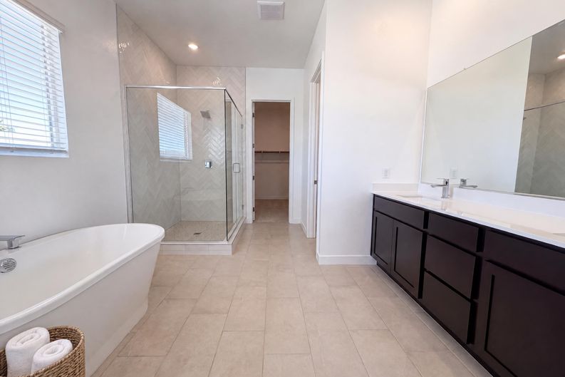 Photo 12 of 32 of 8289 Warbonnet Way, Las Vegas, NV