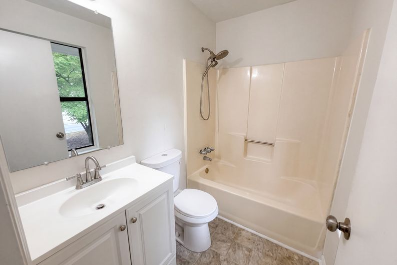 Photo 12 of 27 of 6369 Redan Sq, Lithonia, GA