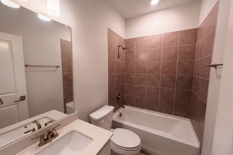 Photo 14 of 22 of 1448 Martingale Ln, Forney, TX