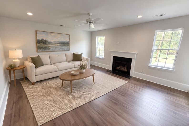 Photo 3 of 29 of 815 Southridge Dr, Monroe, NC