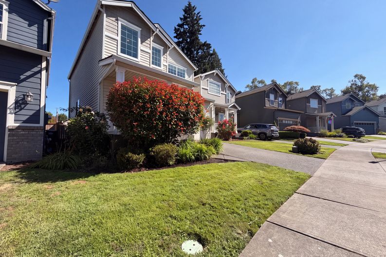 Photo 18 of 21 of 773 NW Forest Creek Dr, Hillsboro, OR