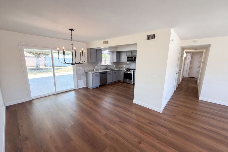 Photo 7 of 30 of 21312 E Greenhaven St, Covina, CA