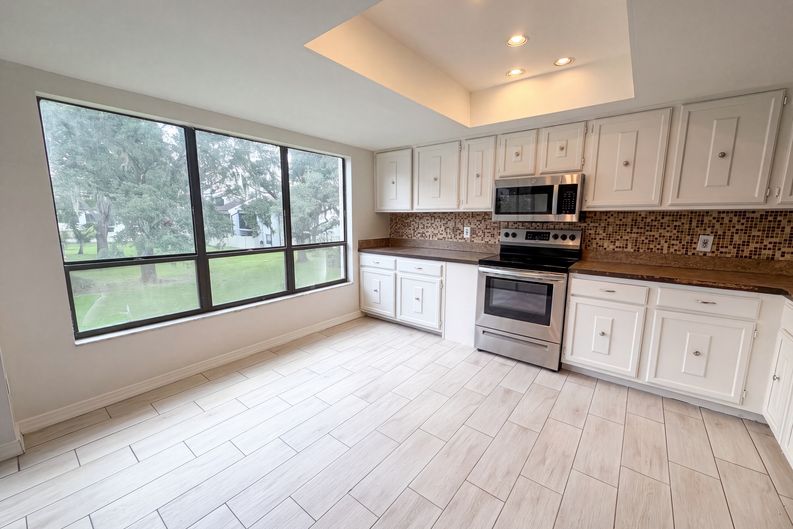 Photo 6 of 16 of 4747 Puritan Cir, Tampa, FL
