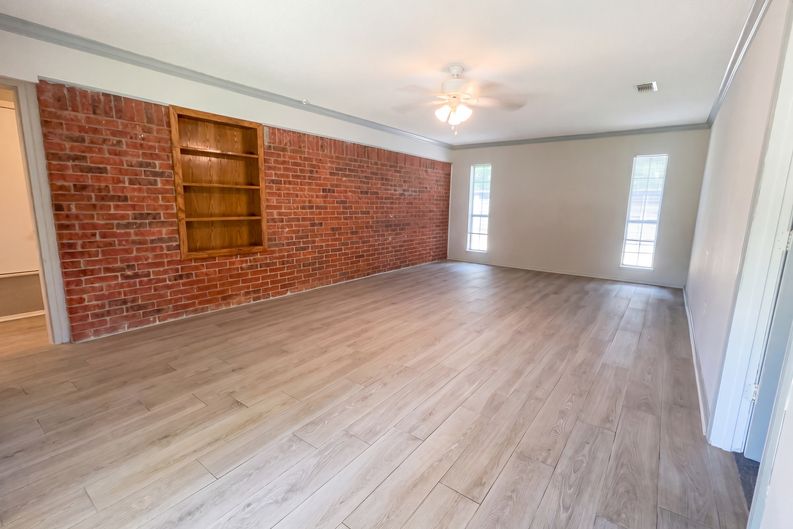 Photo 8 of 24 of 308 N Todd St, Bullard, TX