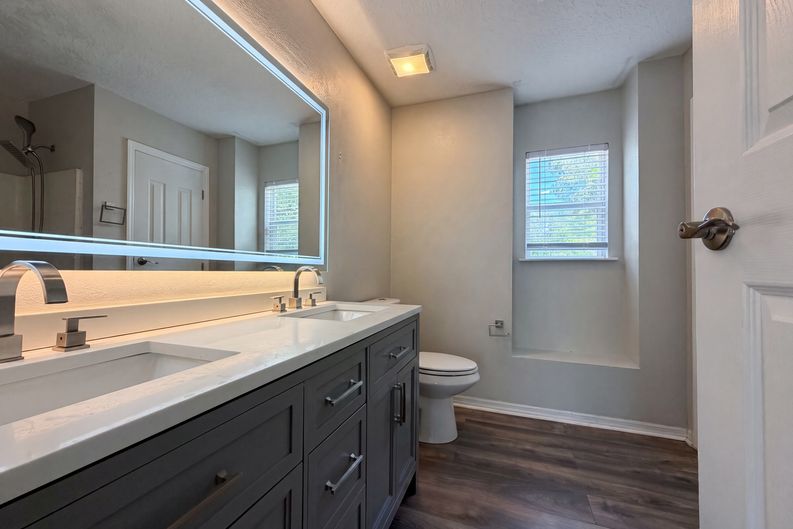 Photo 19 of 27 of 7002 Beekman Lake Dr, Jacksonville, FL