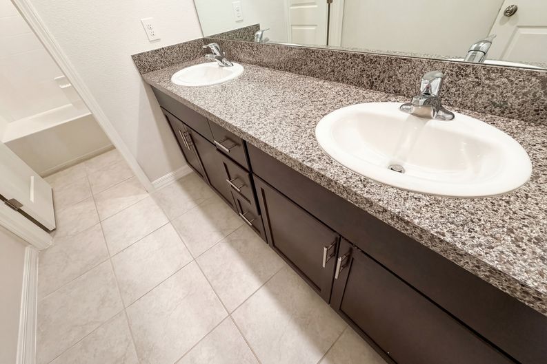 Photo 32 of 42 of 11849 Blackeyed Susan Dr, Riverview, FL
