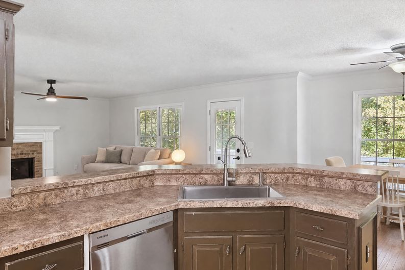 Photo 8 of 37 of 1077 Angel Ln, Powder Springs, GA