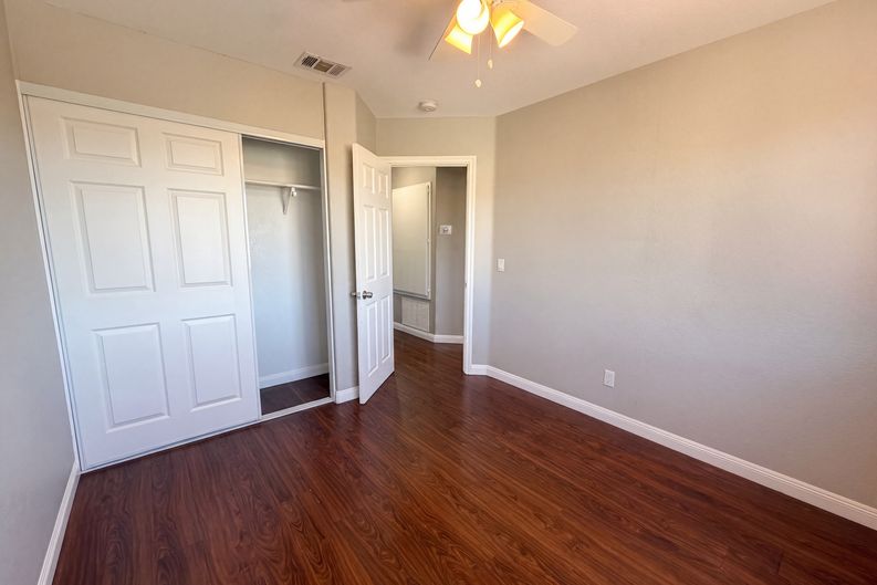 Photo 14 of 21 of 16960 Sorrento Ln, Victorville, CA