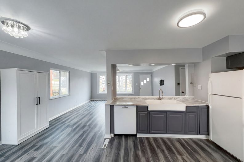 Photo 8 of 17 of 18715 Libby Rd, Maple Heights, OH