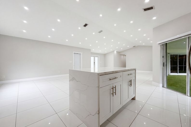 Photo 10 of 25 of 16571 SW 145th Ave, Miami, FL