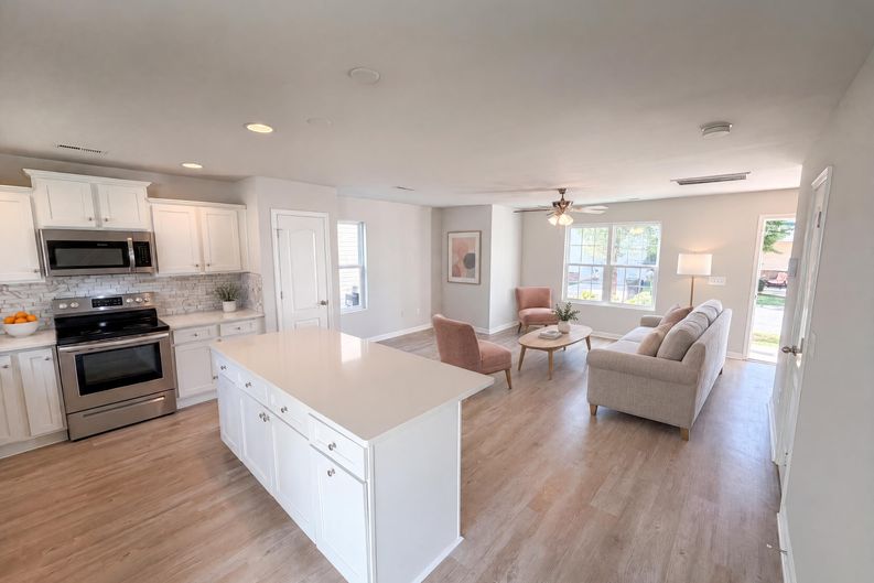Photo 9 of 21 of 8222 Gabon Ct, Charlotte, NC