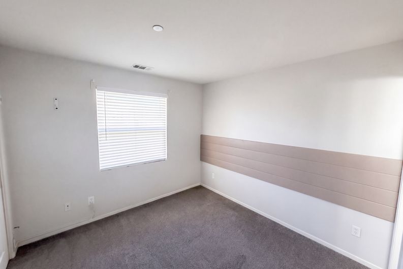 Photo 4 of 22 of 1115 Calabria St, Santee, CA