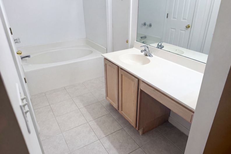 Photo 9 of 28 of 262 SW Panther Trce, Port Saint Lucie, FL