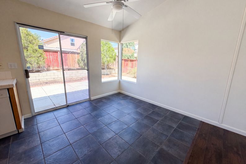 Photo 6 of 19 of 13154 Oberlin Ave, Victorville, CA