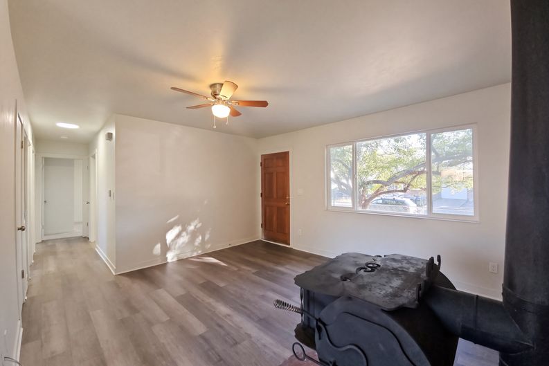 Photo 9 of 19 of 1136 Cambridge Ave, Colorado Springs, CO