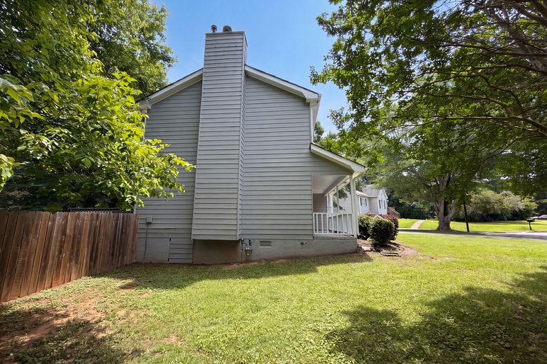 Photo 20 of 23 of 4078 Tara Ct, Loganville, GA