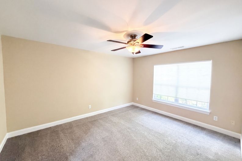 Photo 12 of 28 of 9928 Daufuskie Dr, Charlotte, NC