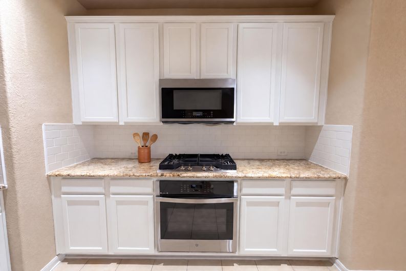 Photo 8 of 29 of 7002 Crockett Ridge Dr, Richmond, TX