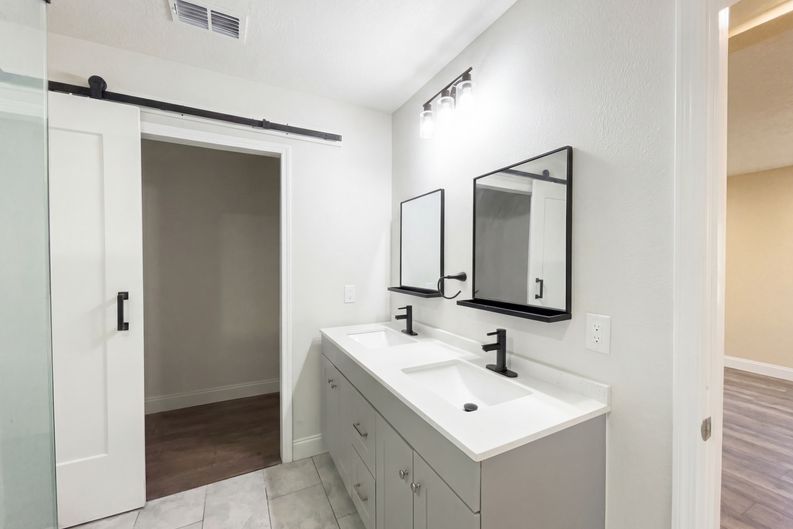 Photo 6 of 22 of 546 Gifford Ct, Deltona, FL