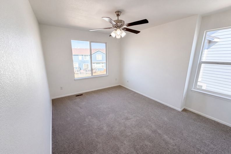 Photo 16 of 31 of 10253 Uravan St, Commerce City, CO