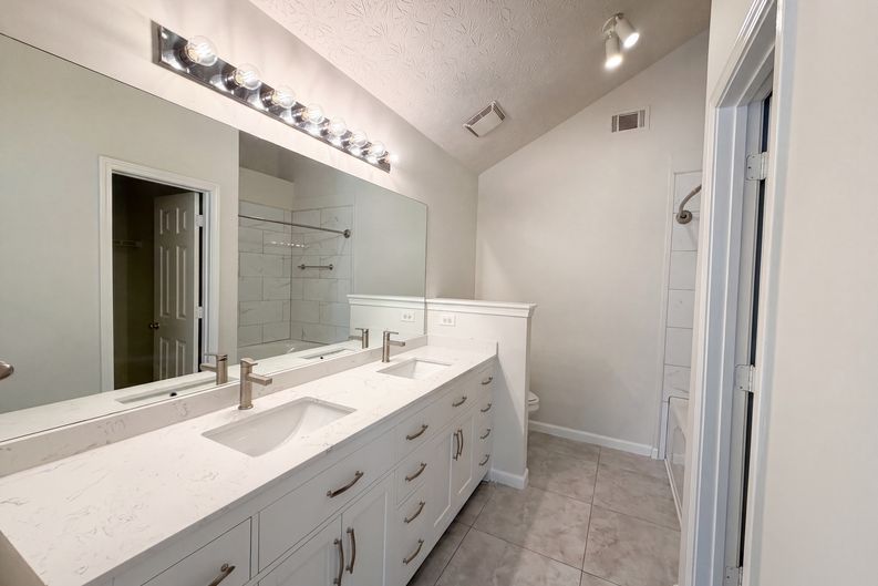Photo 12 of 25 of 6774 Fairfax Ct, Lithonia, GA