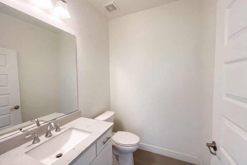 Photo 16 of 29 of 4861 Peace Lily Ln, Roseville, CA