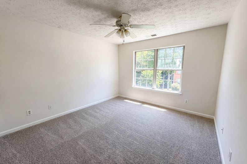 Photo 11 of 55 of 835 Shadow Lake Dr, Lithonia, GA