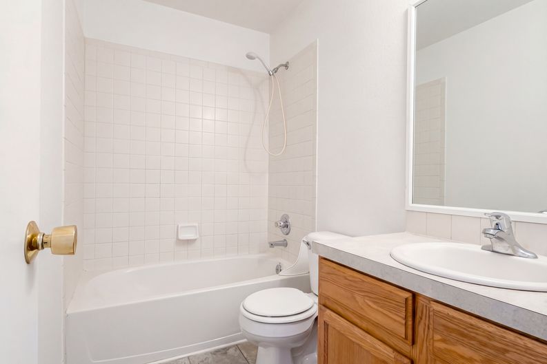 Photo 16 of 28 of 4098 La Junta Dr, Loveland, CO
