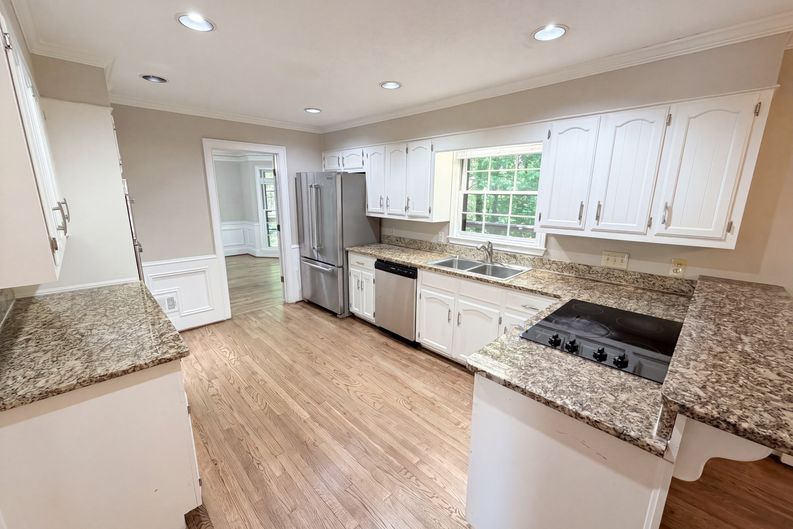 Photo 10 of 46 of 2360 Kimbrough Ct, Atlanta, GA