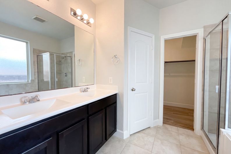 Photo 13 of 17 of 18813 Genova Bay Ct, New Caney, TX