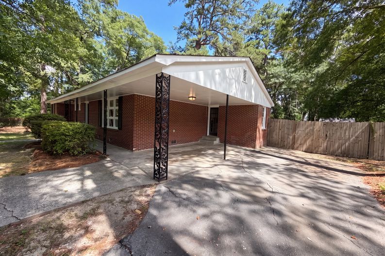 Photo 24 of 27 of 1425 Hollyberry Ln, West Columbia, SC