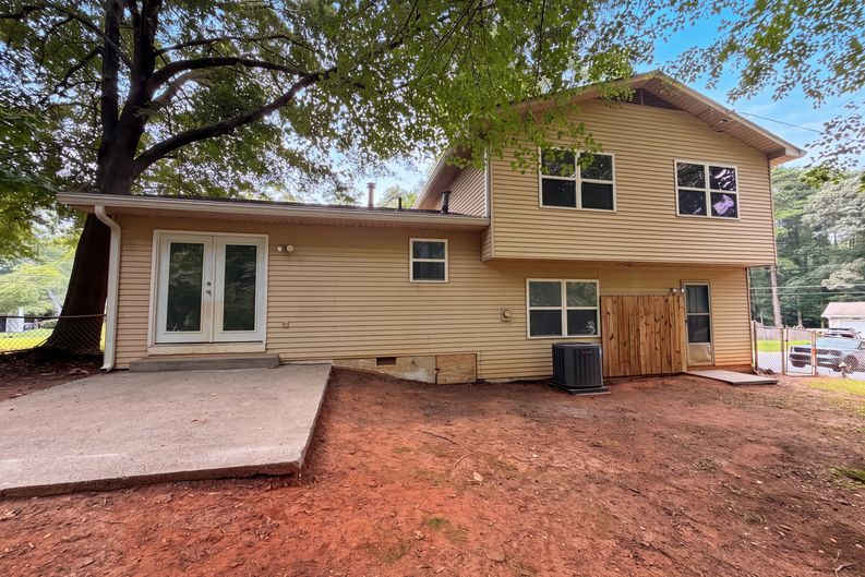 Photo 22 of 25 of 3691 Lavilla Dr, Powder Springs, GA