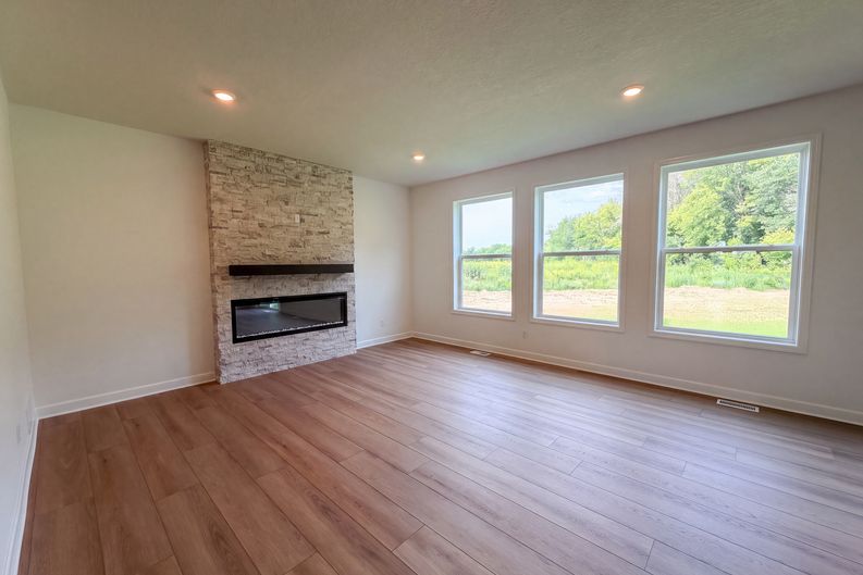 Photo 6 of 23 of 843 Londonderry Ln NW, Rochester, MN