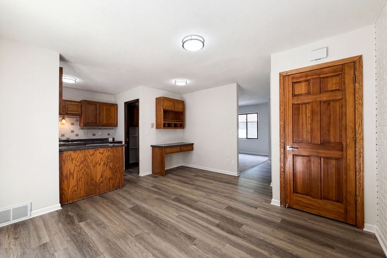 Photo 6 of 21 of 13637 Heather Hills Dr, Burnsville, MN