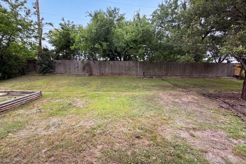 Photo 15 of 16 of 912 Hackberry St, Copperas Cove, TX