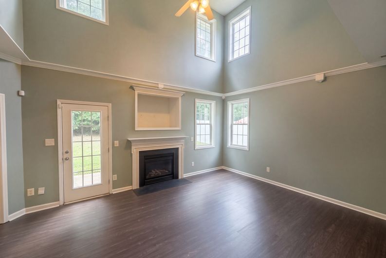 Photo 3 of 16 of 8213 Marshall Brae Dr, Raleigh, NC