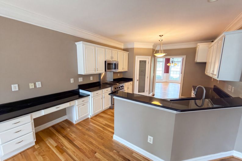 Photo 15 of 22 of 9721 Arlington Oaks Dr, Charlotte, NC