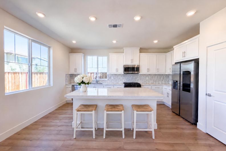 Photo 17 of 49 of 5699 Kusnick Ave, Tracy, CA