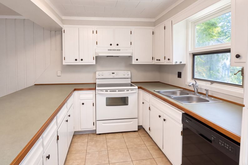 Photo 6 of 18 of 3838 Erickson Cir, Mc Gaheysville, VA
