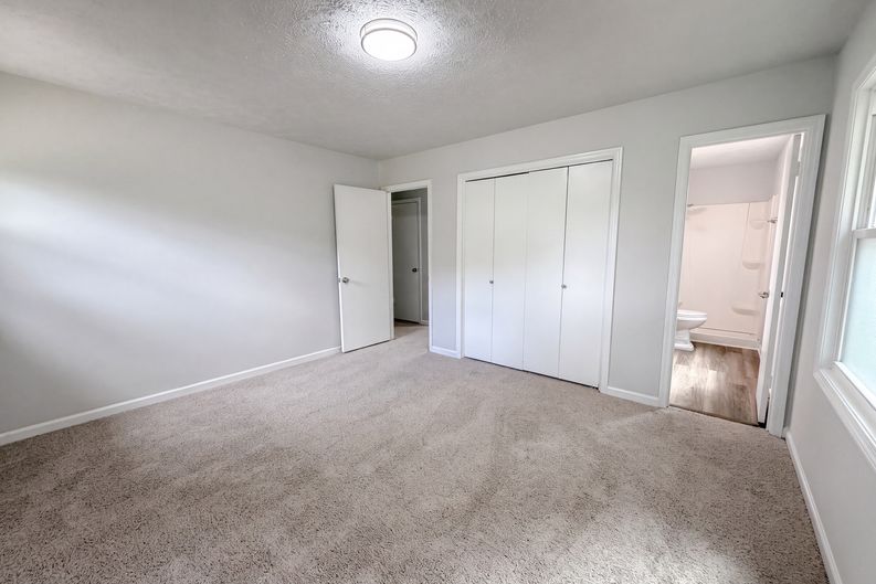 Photo 4 of 25 of 3691 Lavilla Dr, Powder Springs, GA