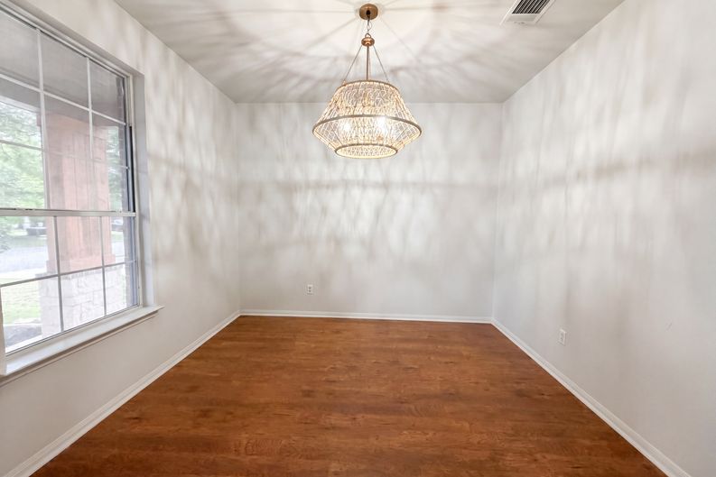 Photo 6 of 19 of 612 Sugar Brook Dr, Temple, TX