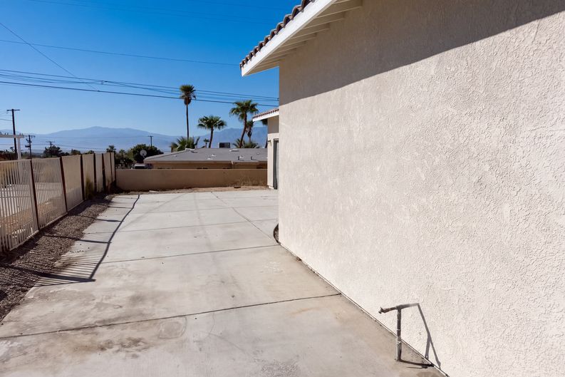 Photo 5 of 13 of 66669 2nd St, Desert Hot Springs, CA