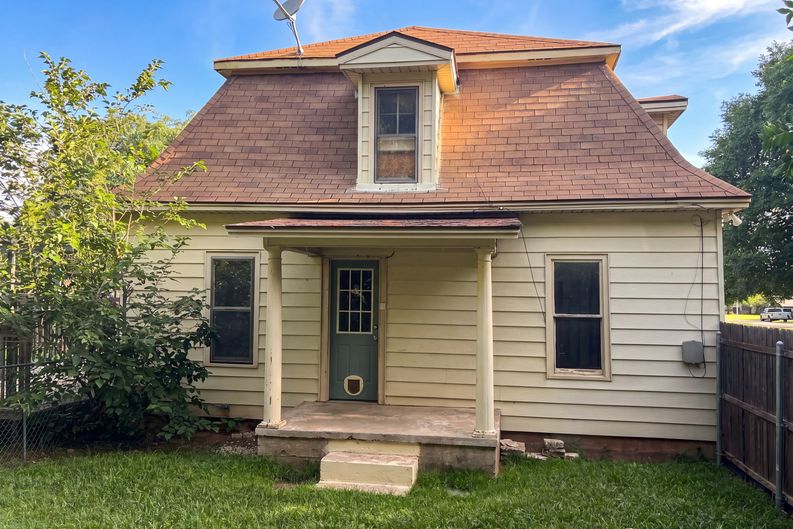 Photo 14 of 16 of 506 S Foley St, Seymour, TX