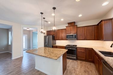 Photo 2 of 25 of 394 Alcove Dr, Groveland, FL