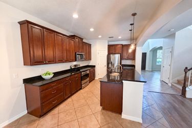 Photo 2 of 46 of 280 Chandler Cir, Oviedo, FL