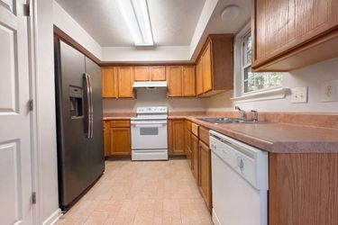 Photo 2 of 17 of 804 Thomas Bay Ct, Antioch, TN