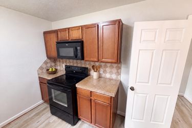 Photo 2 of 21 of 912 S 23rd St, Nederland, TX