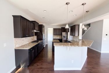 Photo 2 of 23 of 1305 Ivey Grove Ct, Fuquay Varina, NC