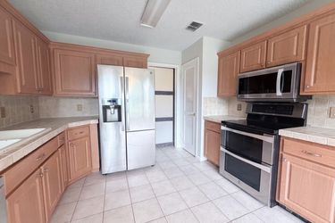 Photo 2 of 17 of 2441 Longwood St, Orange Park, FL